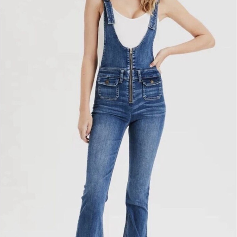 American Eagle Stretch Flare Denim Overalls **SIZE 18. Runs Small. Fits 14-16.